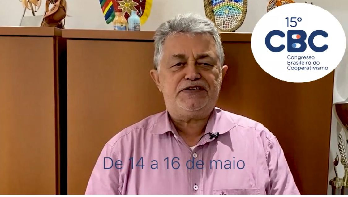 O presidente Malaquias Anselmo de Oliveira falar sobre o Congresso Brasileiro de Cooperativismo